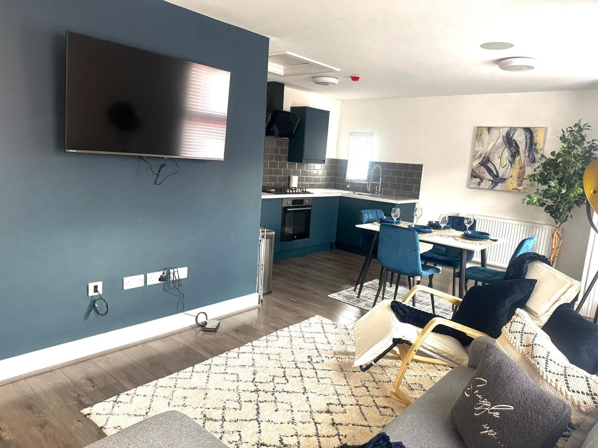 New Duplex Liverpool Apartment, Free On Street Parking, Tv To All Rooms, Sound System, Laundry Exterior photo