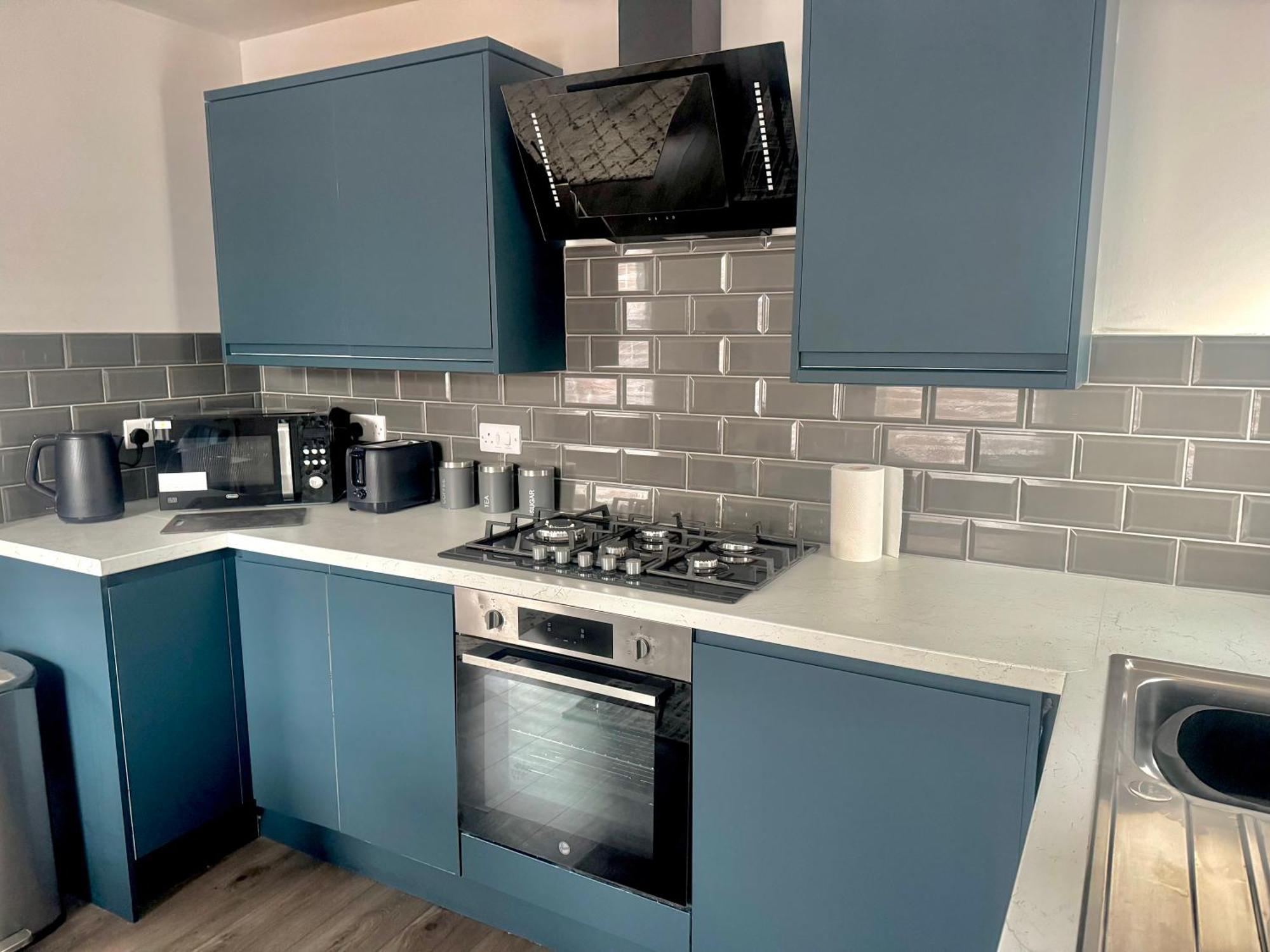 New Duplex Liverpool Apartment, Free On Street Parking, Tv To All Rooms, Sound System, Laundry Exterior photo